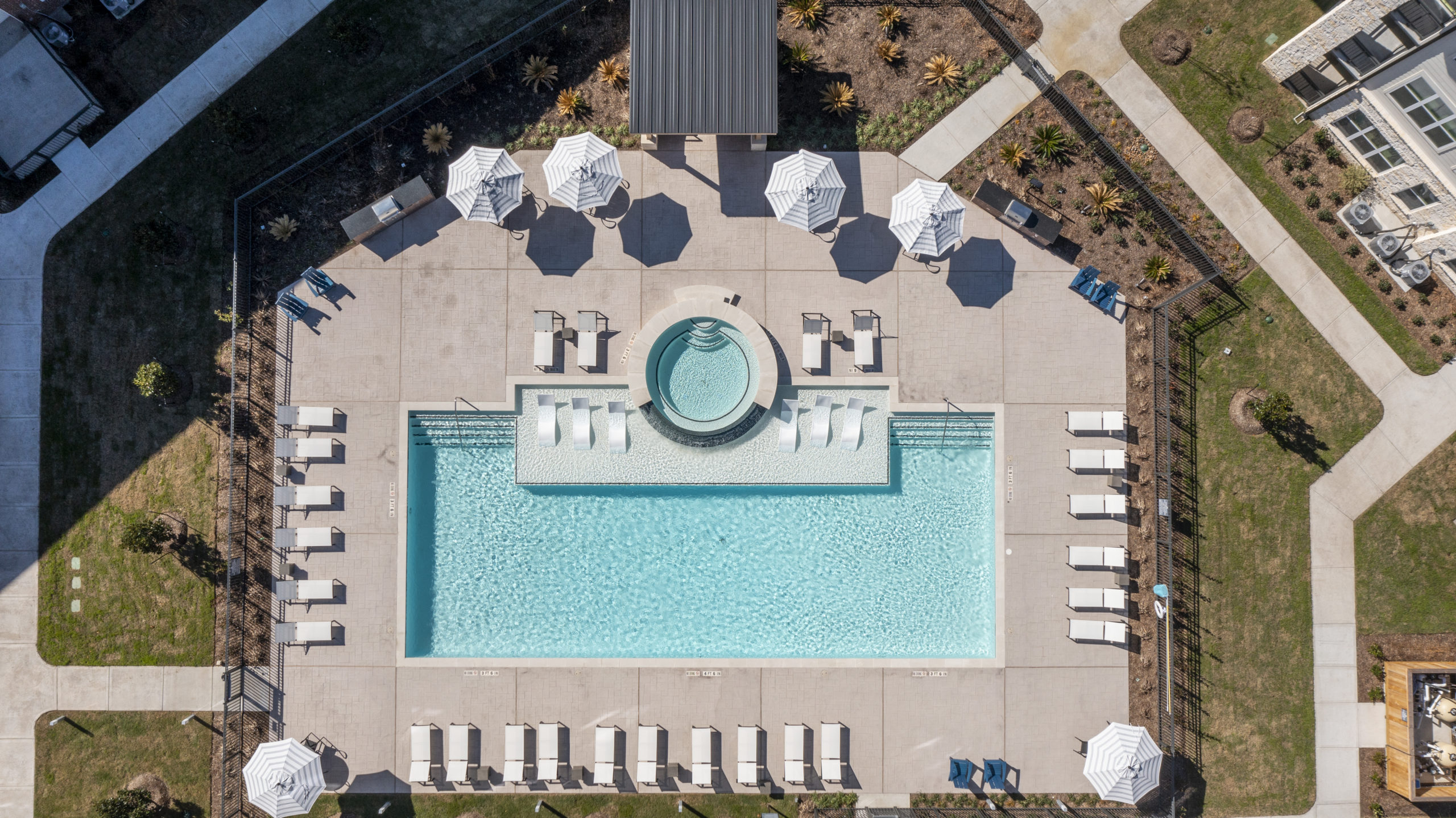 Drone photo of sparking pool at The waterview in Richmond, Tx
