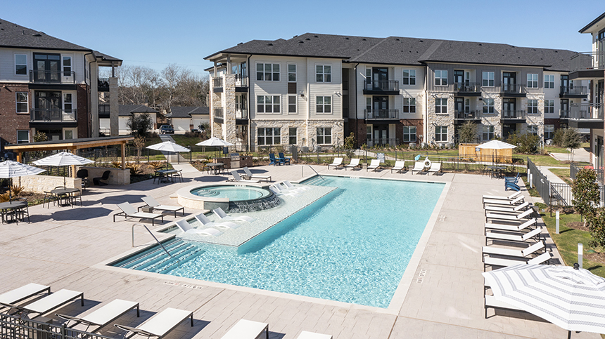 Sparkling Pool at The Waterview in Richmond, Texas